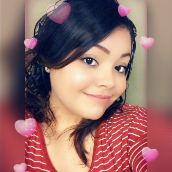 Meet your Posher, Stephannie - Picture 2 of 5